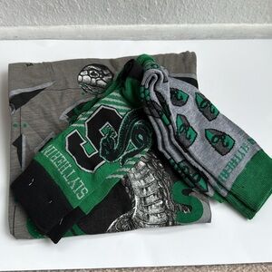 Warner Bros. Harry Potter Slytherin Gray T-Shirt & 2 pack SOCKS NWOT